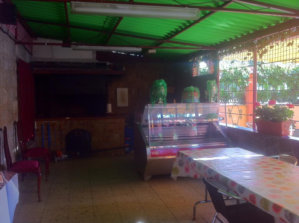 Hostal Madrid Paris Buitrago del Lozoya Ngoại thất bức ảnh