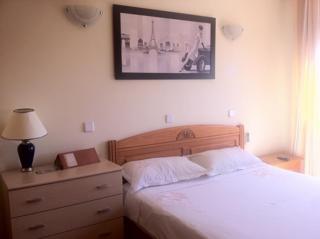 Hostal Madrid Paris Buitrago del Lozoya Phòng bức ảnh